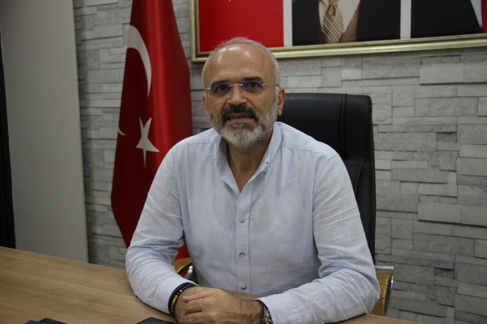 AK Parti Efeler İlçe Başkanı Elbir: “Efeler Belediyesi hizmetten çok logo üretiyor”