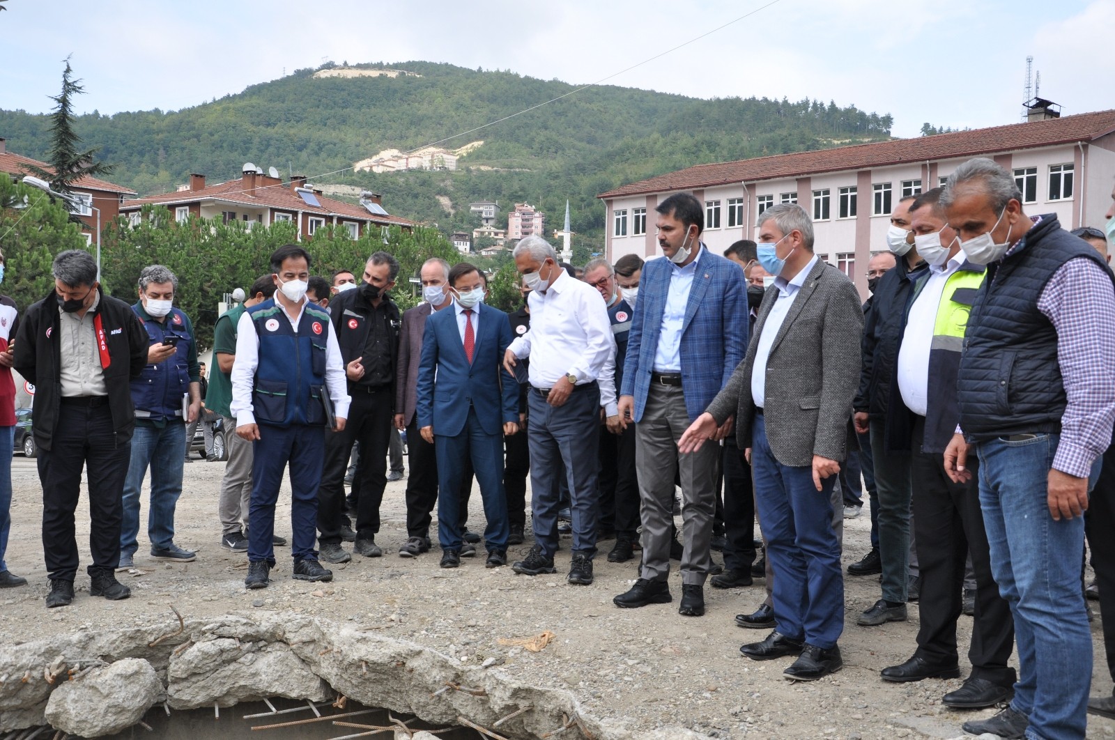 Bakan Kurum: “Sel bölgesinde toplamda 952 konut ve 170 tane köy evinin yapımına başladık”