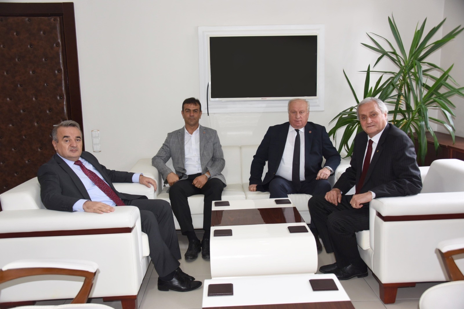 Başkan Bakkalcıoğlu’ndan Kaymakam Öztürk’e  ziyaret