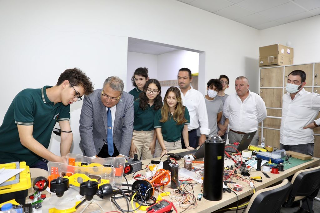 Başkan Çerçi ’TEKNOFEST 2021’e katılacak öğrencilerle buluştu