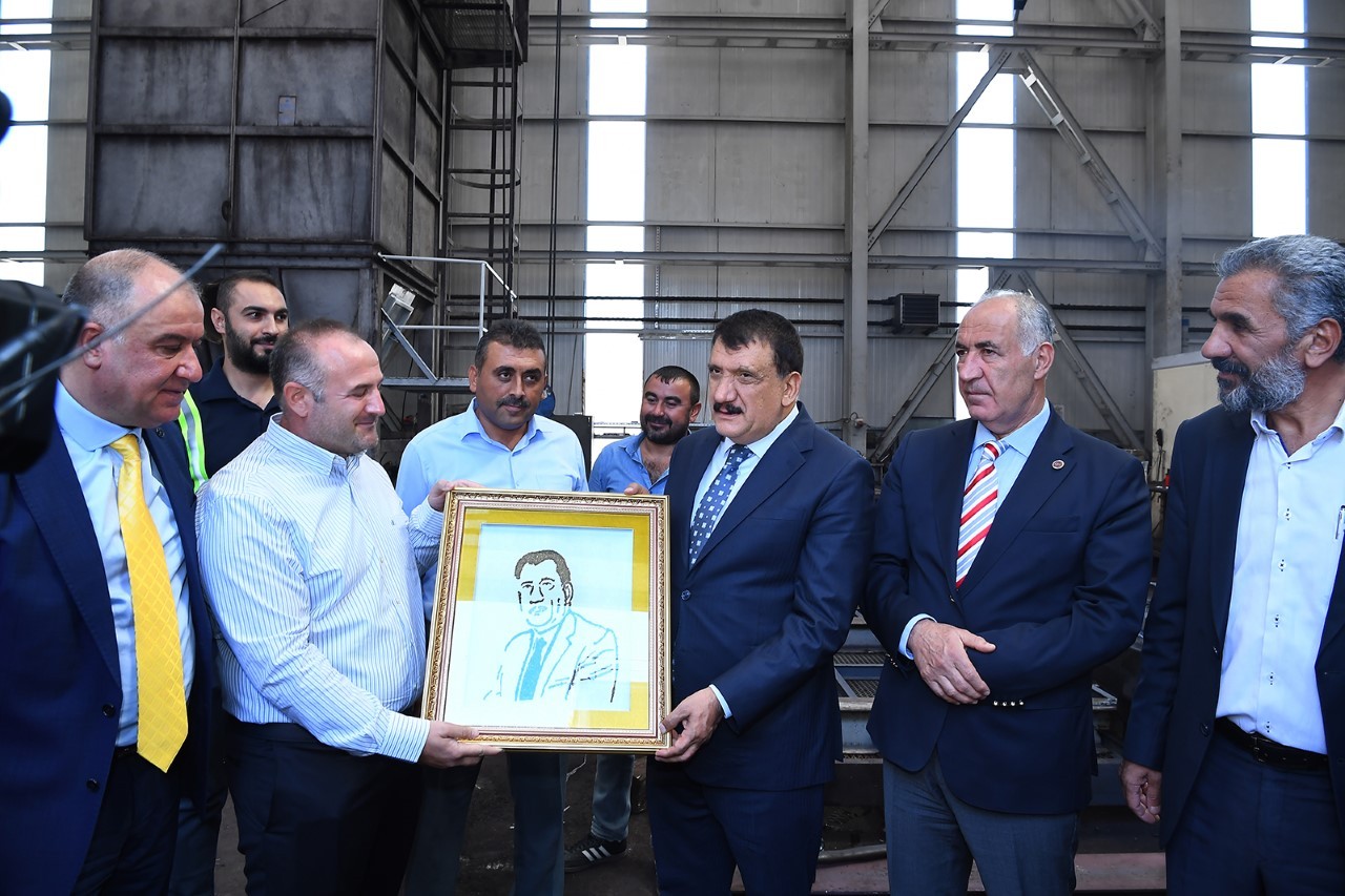 Başkan Gürkan maden firmasını ziyaret etti