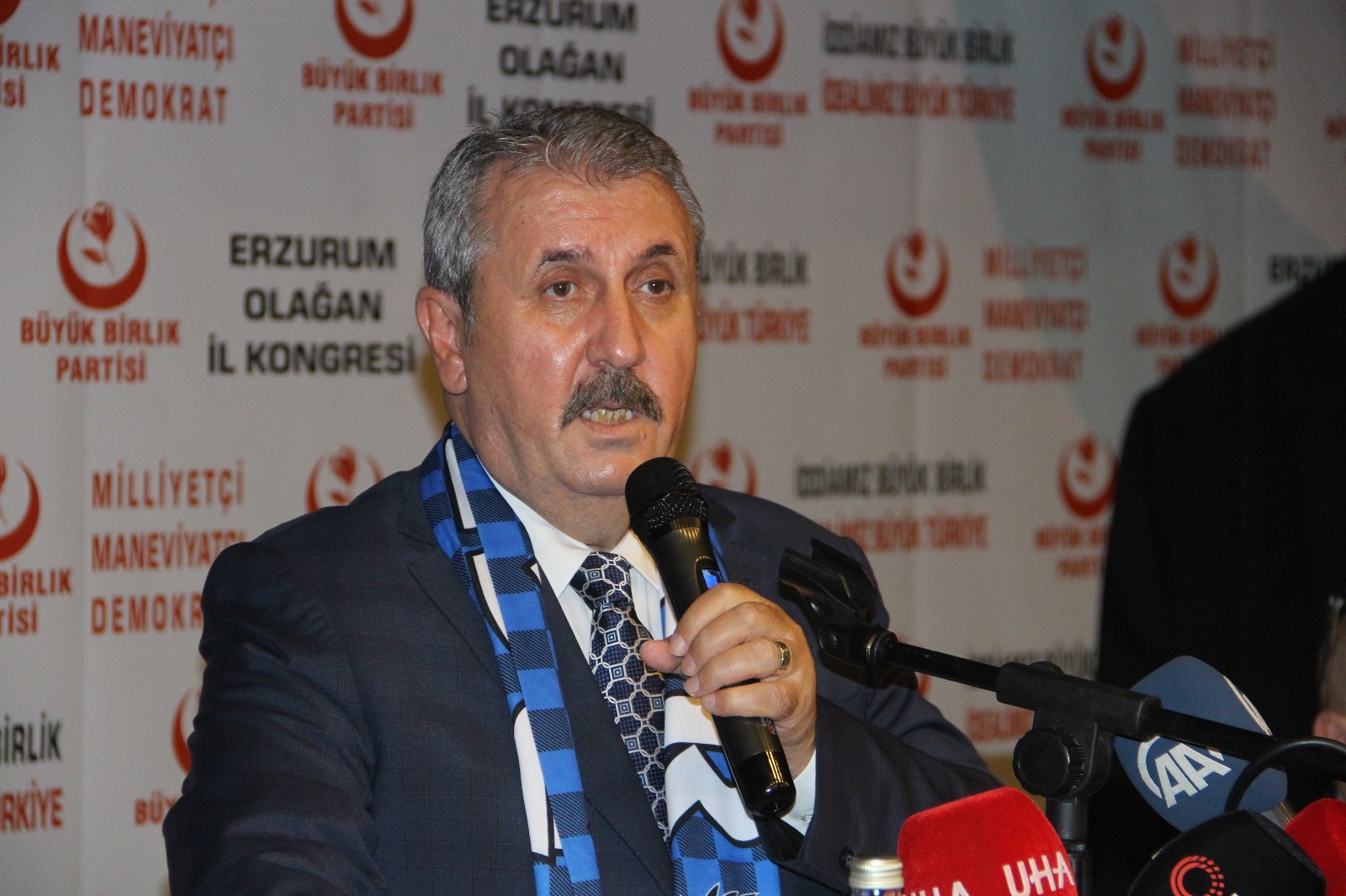 BBP Genel Başkanı Destici: “Akşener’den hem Türk milleti adına hem de Fatih Sultan Mehmet’in manevi şahsiyetinden bir özür bekliyoruz”