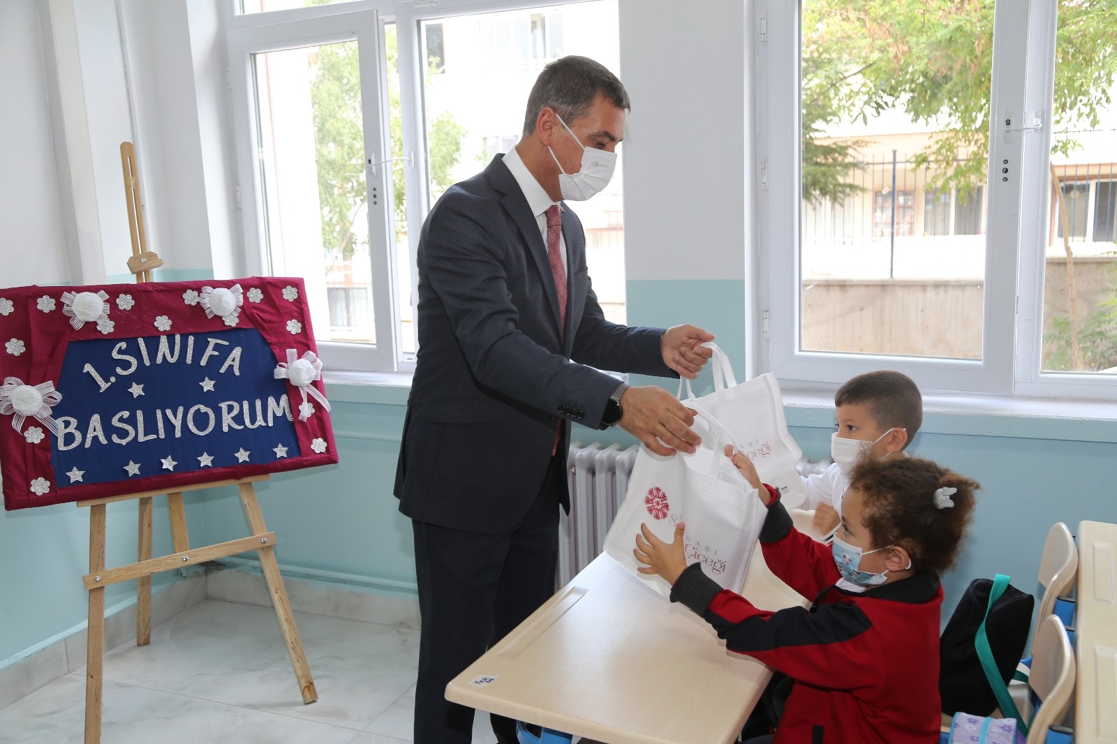Gölbaşı Belediye Başkanı Şimşek, öğrencileri ziyaret etti