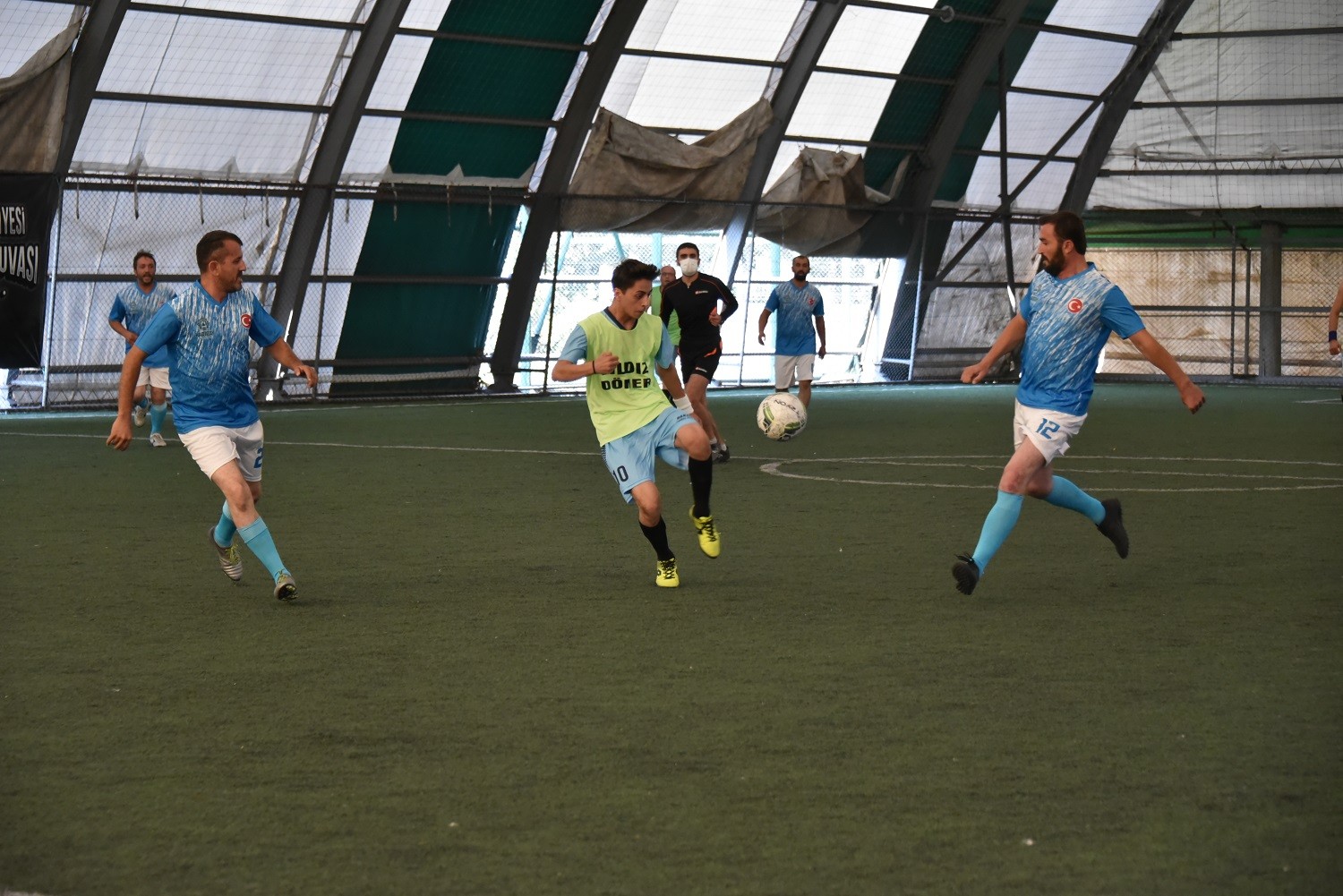 Karatay Belediyesi birimler arası futbol turnuvası başladı
