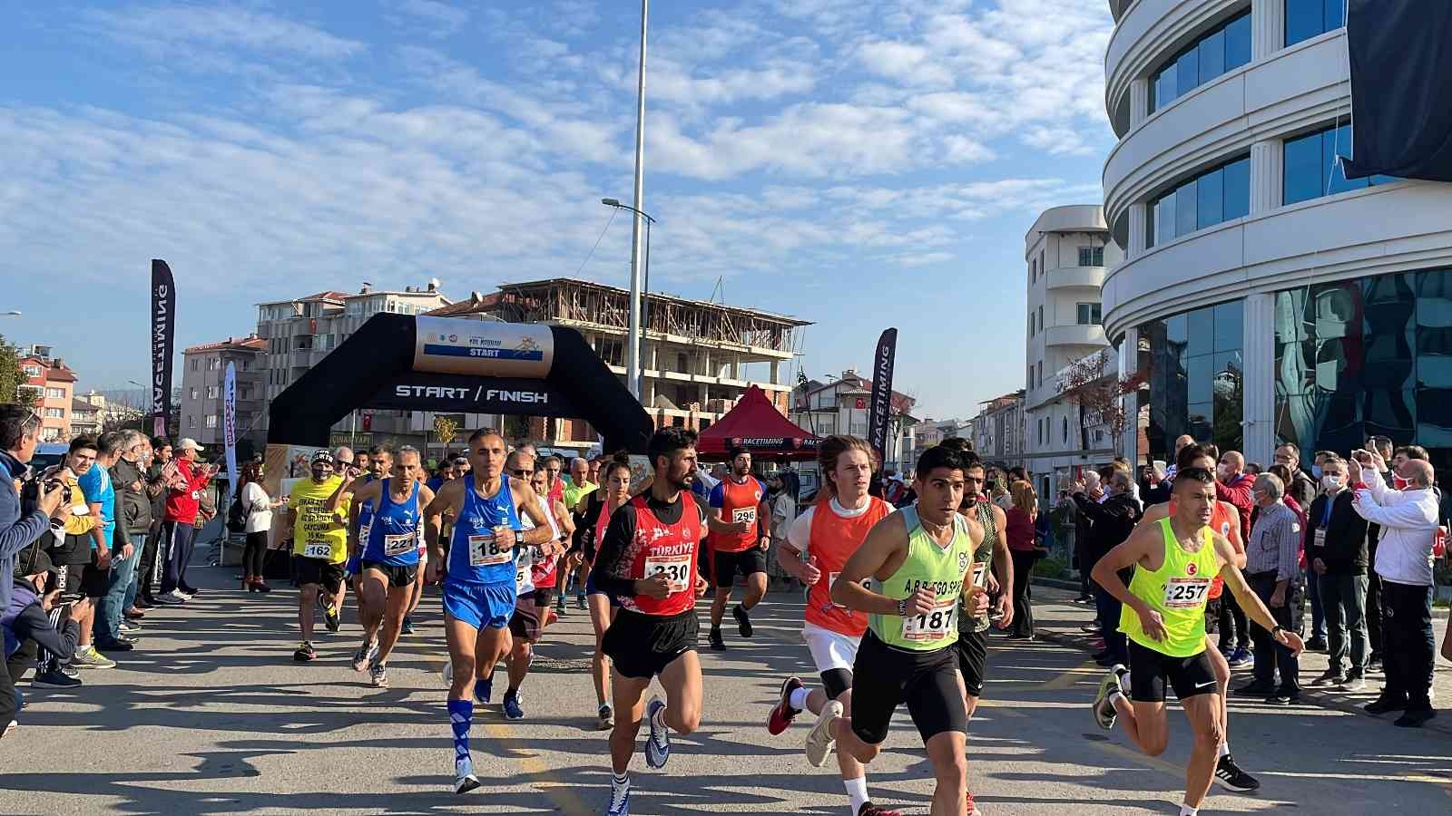 Çaycuma, ’Koşabiliyorken Koş’ dedi; 15 km zorlu parkurda yarıştı