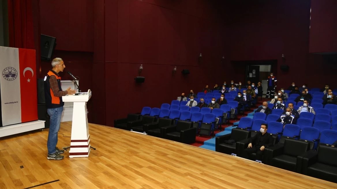 Elazığ’da belediye personeline afet eğitimi semineri