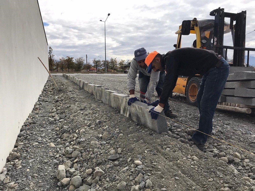 Erzincan’da yol yapım çalışmaları devam ediyor