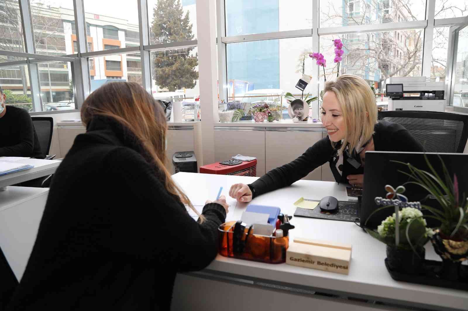 Gaziemir’deki CV Bank her ay ortalama 70 kişiyi iş sahibi yapıyor