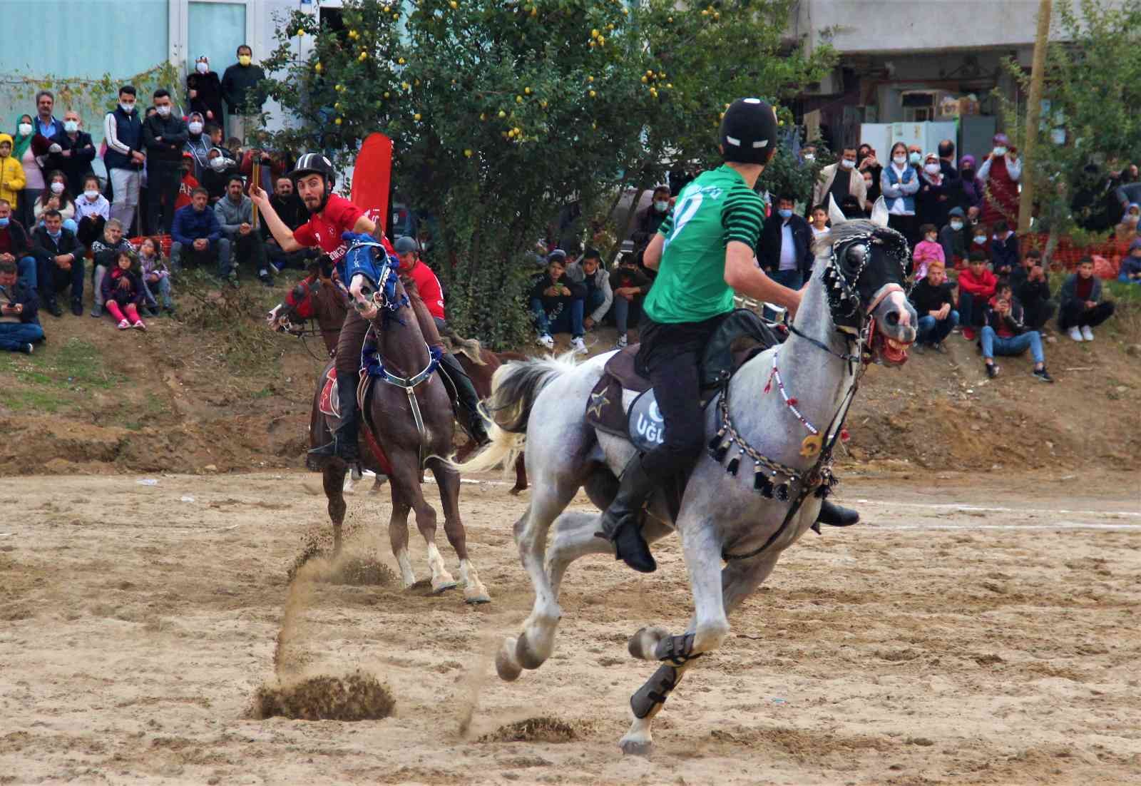 Kocaeli’de cirit şöleni nefes kesti