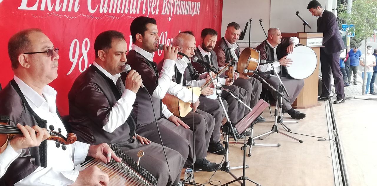 Şanlıurfa’da uzun havalı Cumhuriyet kutlaması