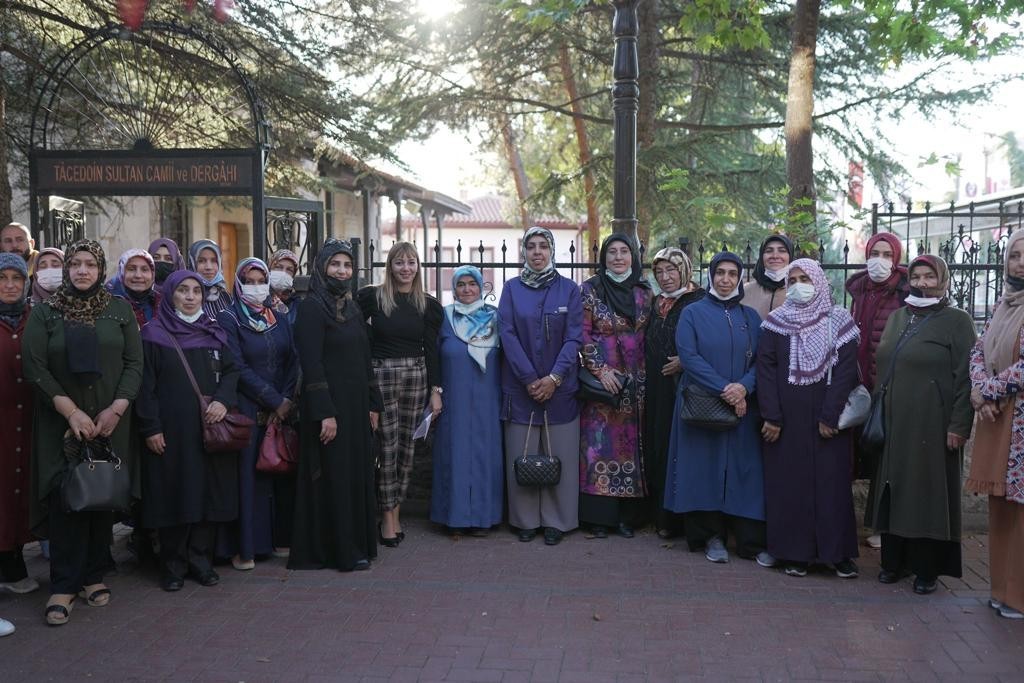 Sincan Belediyesinden ’Kadın kadına Ankara kültür gezisi’