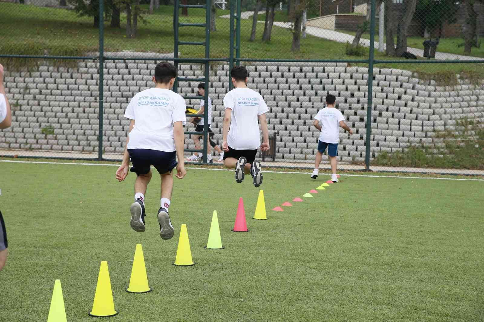 Sultangazili sporcular yeni sezon hazırlıklarına Kefken Kampı’nda başladı