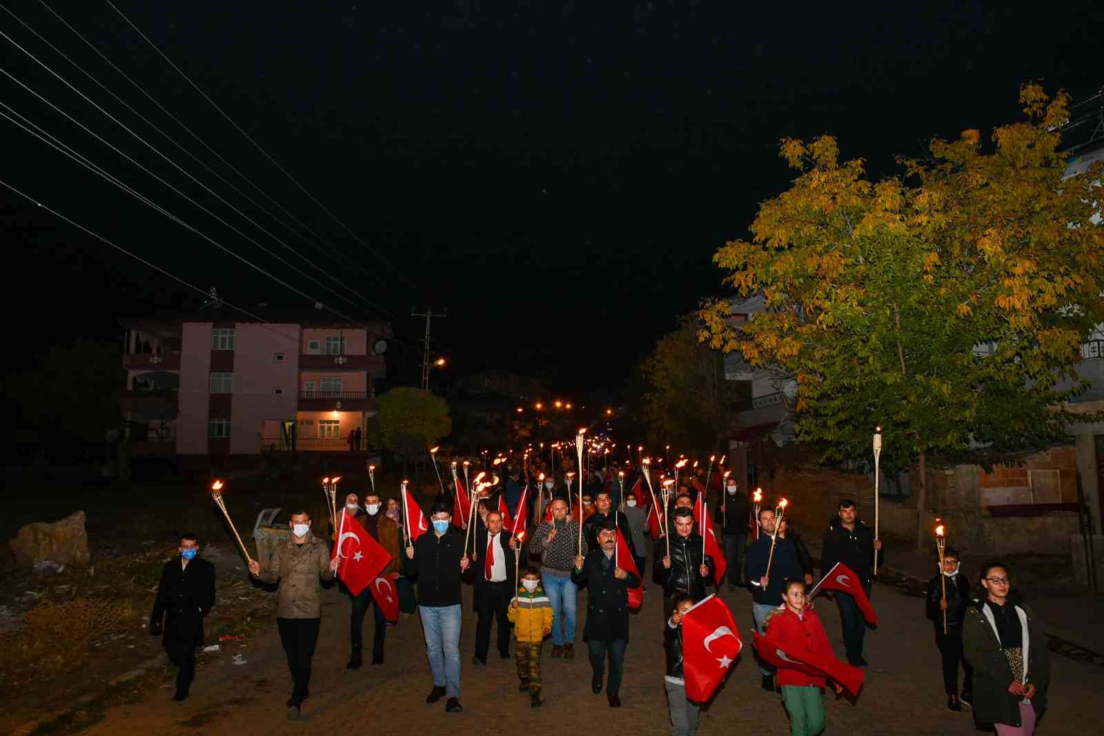 Tufanbeyli’de 29 Ekim coşkusu