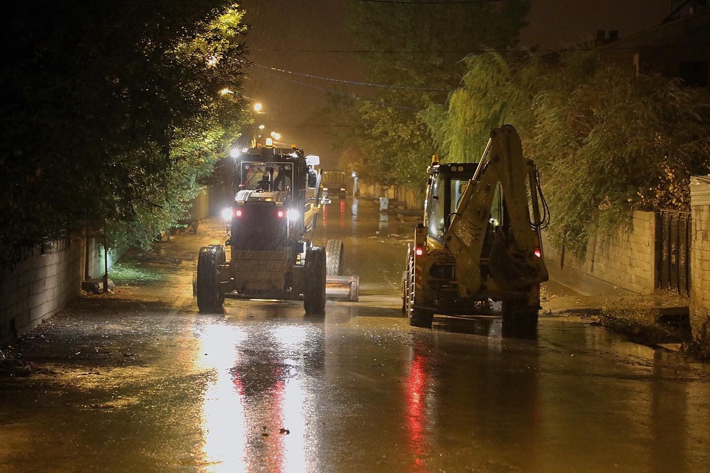 Van’da su baskınlarına büyükşehir belediyesinden anında müdahale