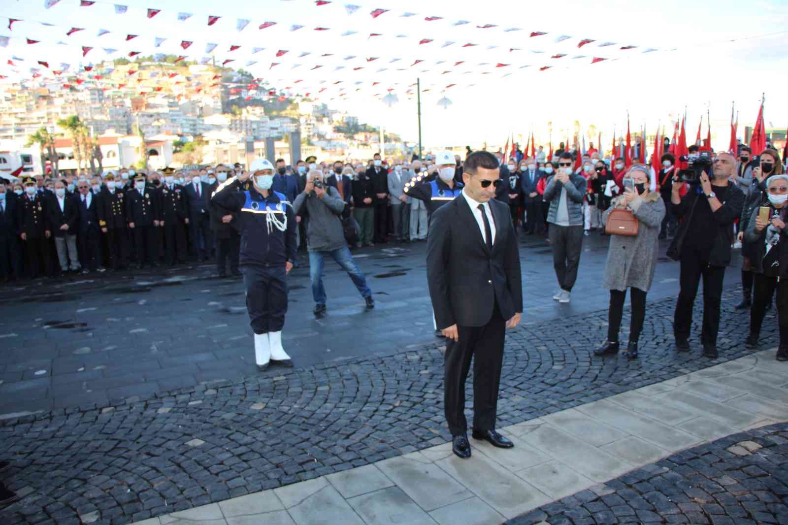 Atatürk, Kuşadası’nda törenle anıldı