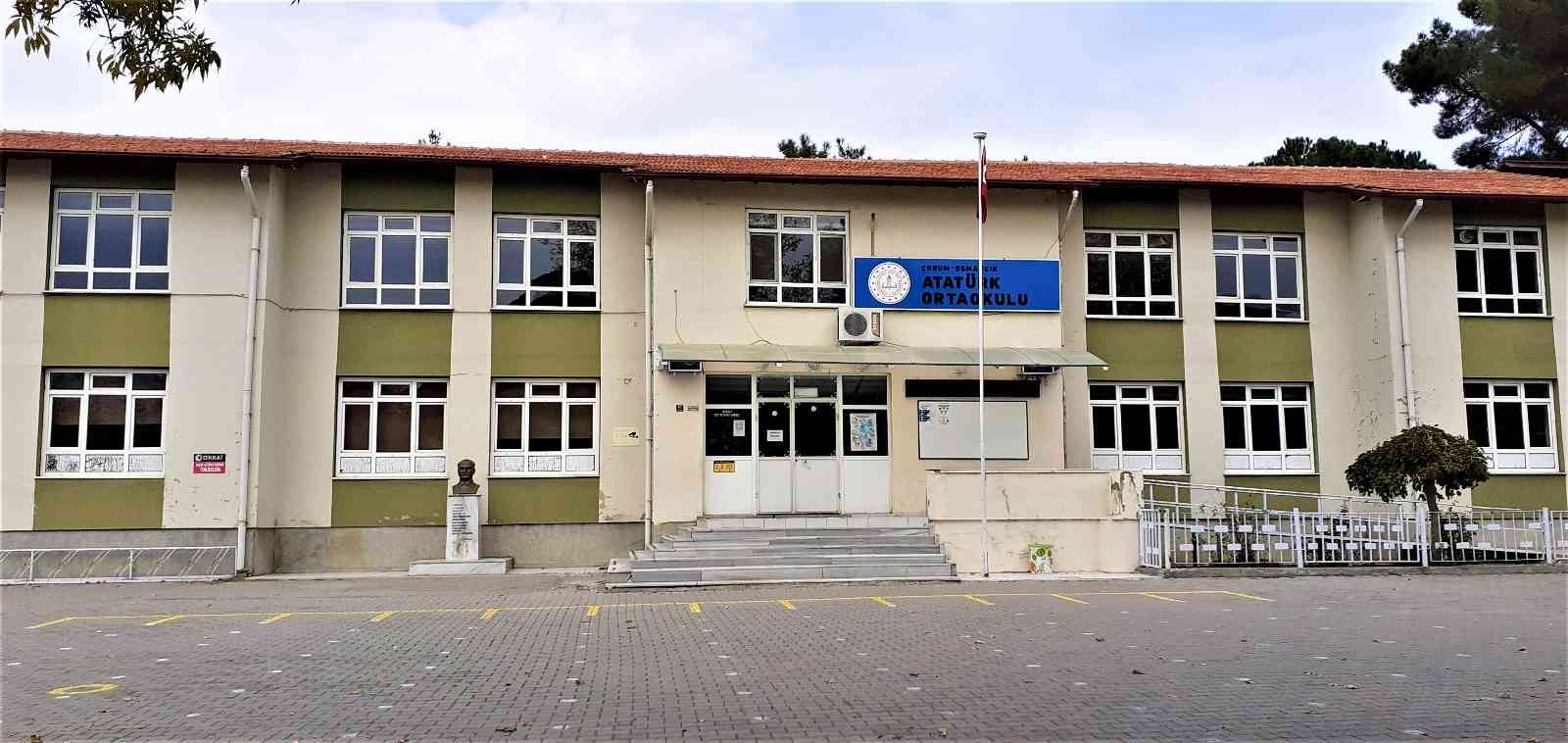 Atatürk Ortaokulu’nun yerine ticaret merkezi yapılacak