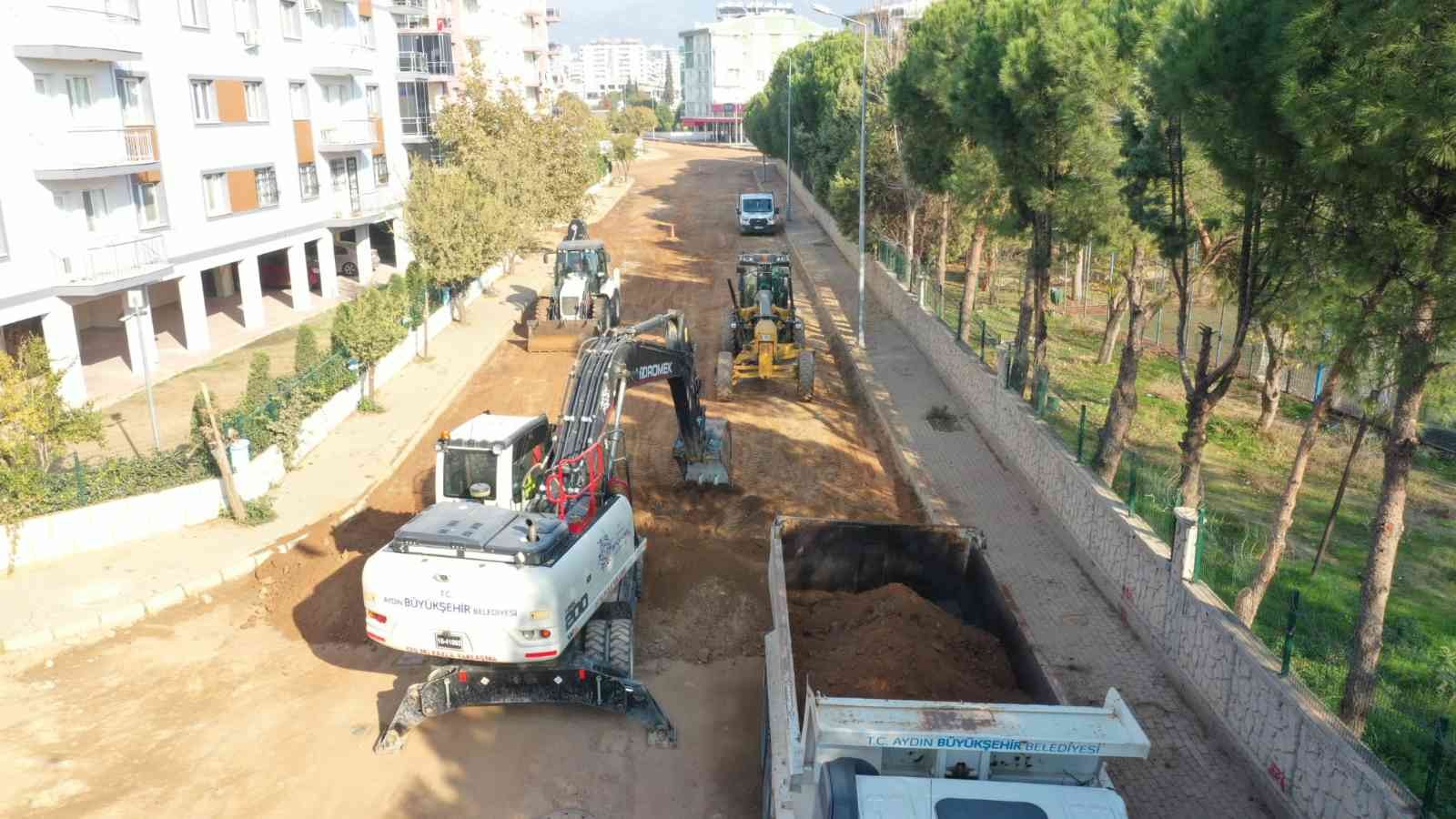 Aydın Büyükşehir Belediyesi yol yapım çalışmalarını sürdürüyor