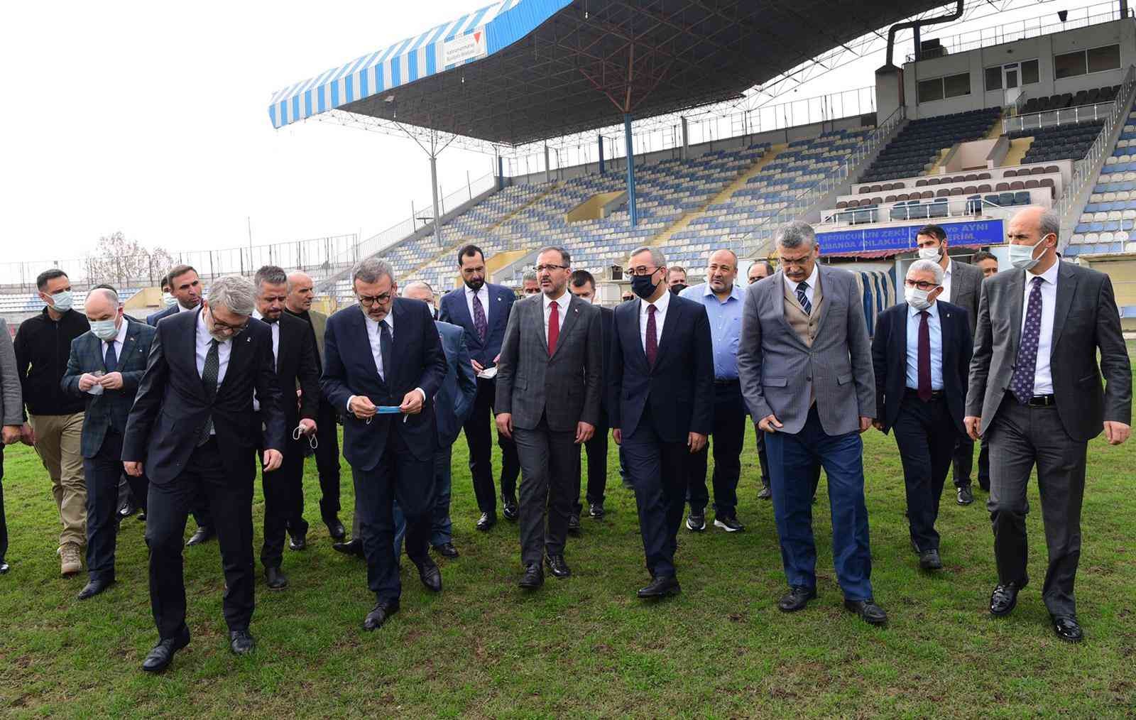 Bakan Kasapoğlu’ndan Kahramanmaraş’a stadyum müjdesi