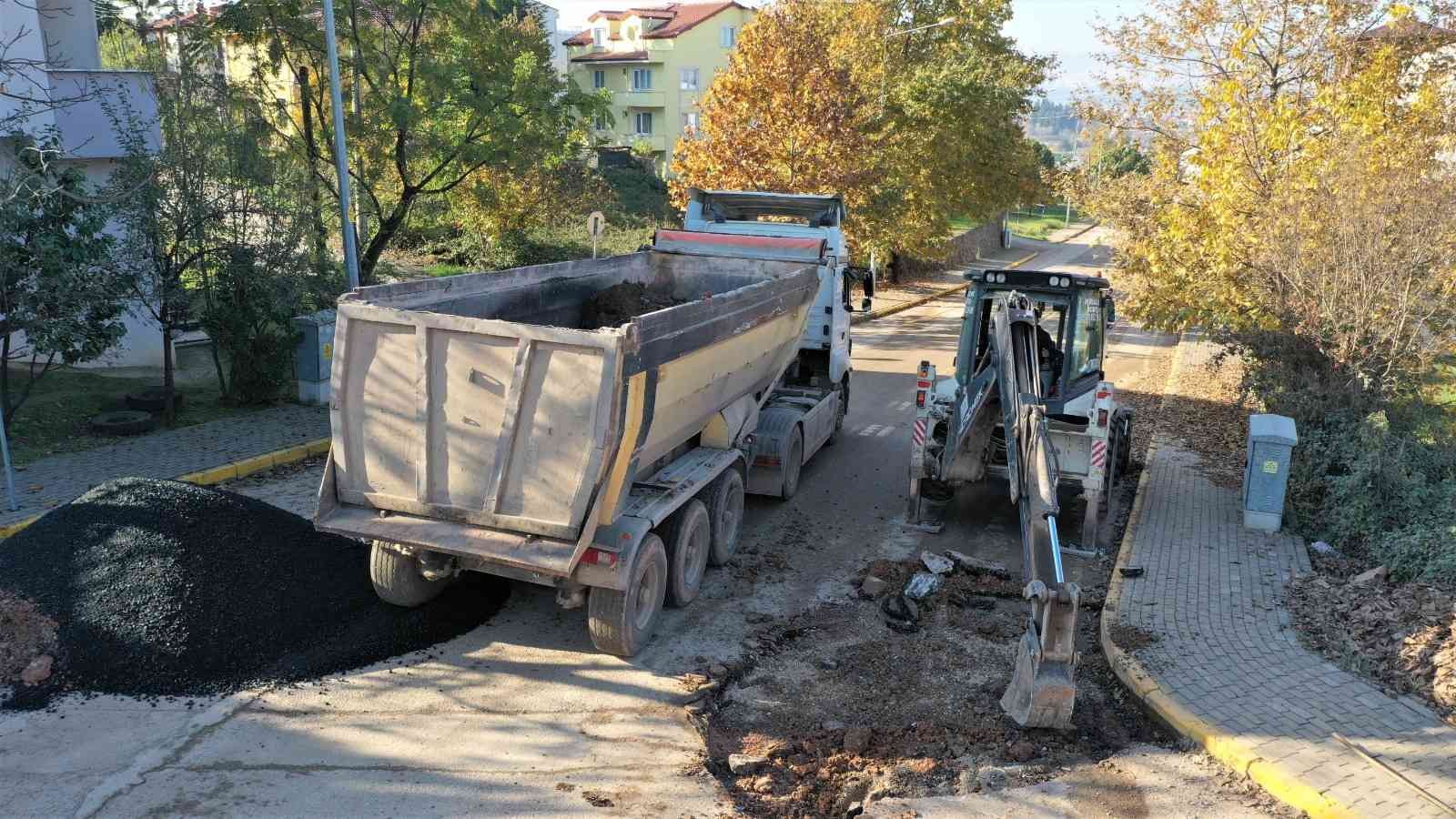 Barbaros Mahallesi’nde asfalt çalışmaları başladı