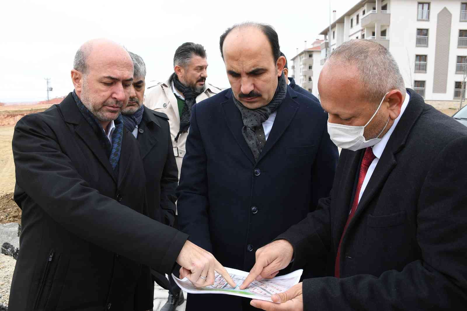 Başkan Altay ve Başkan Pekyatırmacı Ardıçlı TOKİ’de incelemelerde bulundu