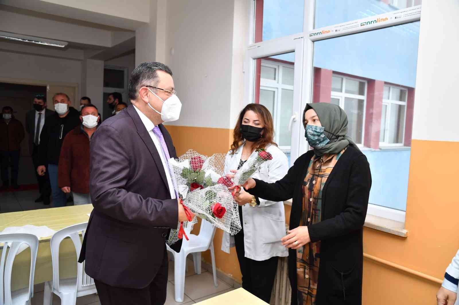 Başkan Genç, öğretmenlerin mutluluğuna ortak oldu