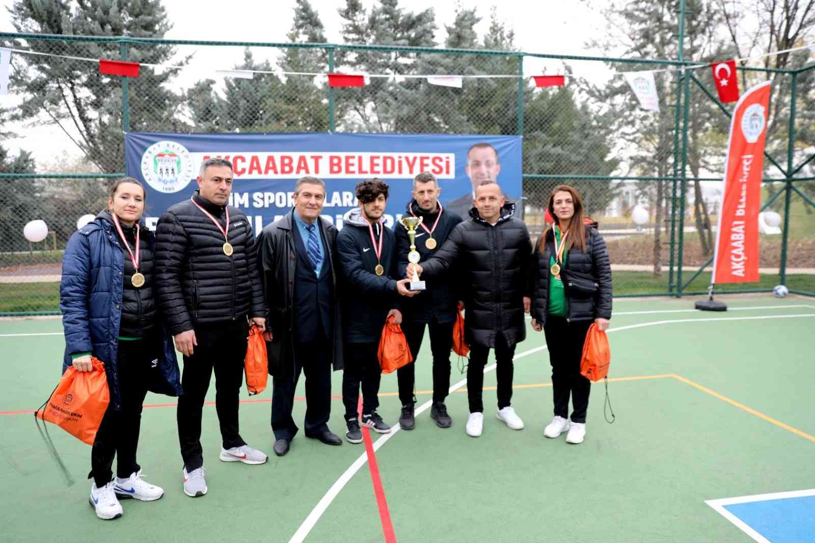 Başkent’te ayak tenisi turnuvası sona erdi