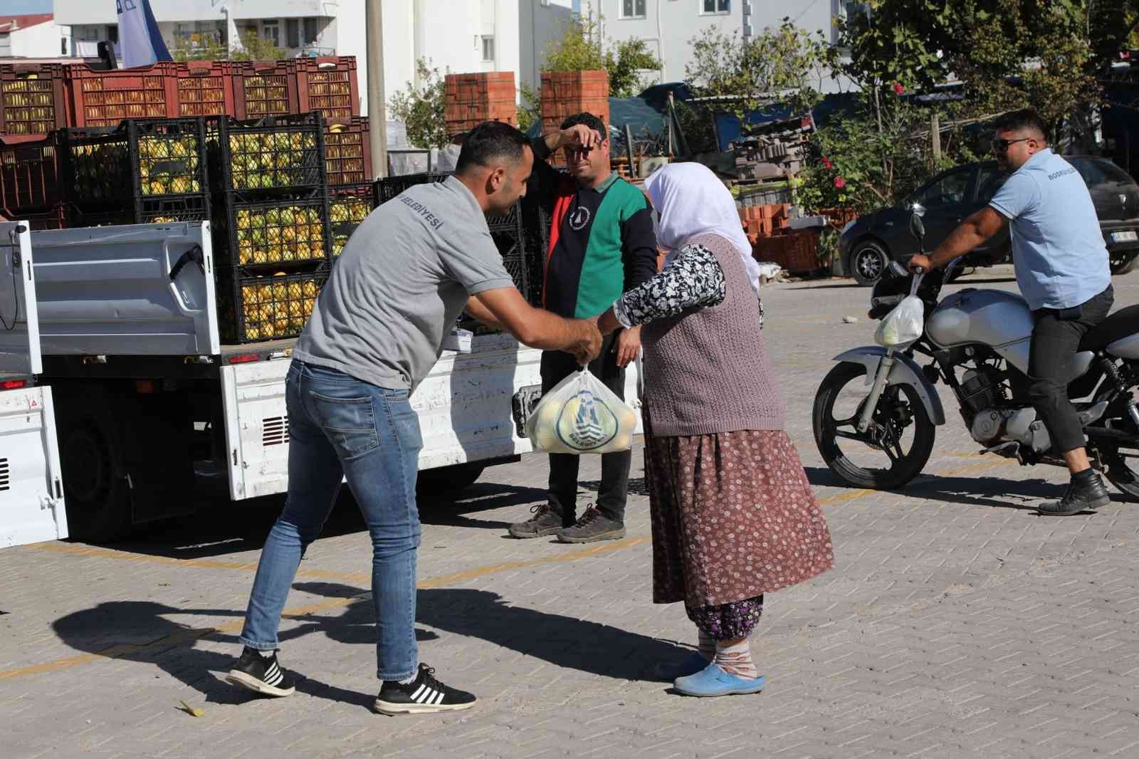 Bodrum Belediyesi üreticiye destek olmaya devam ediyor