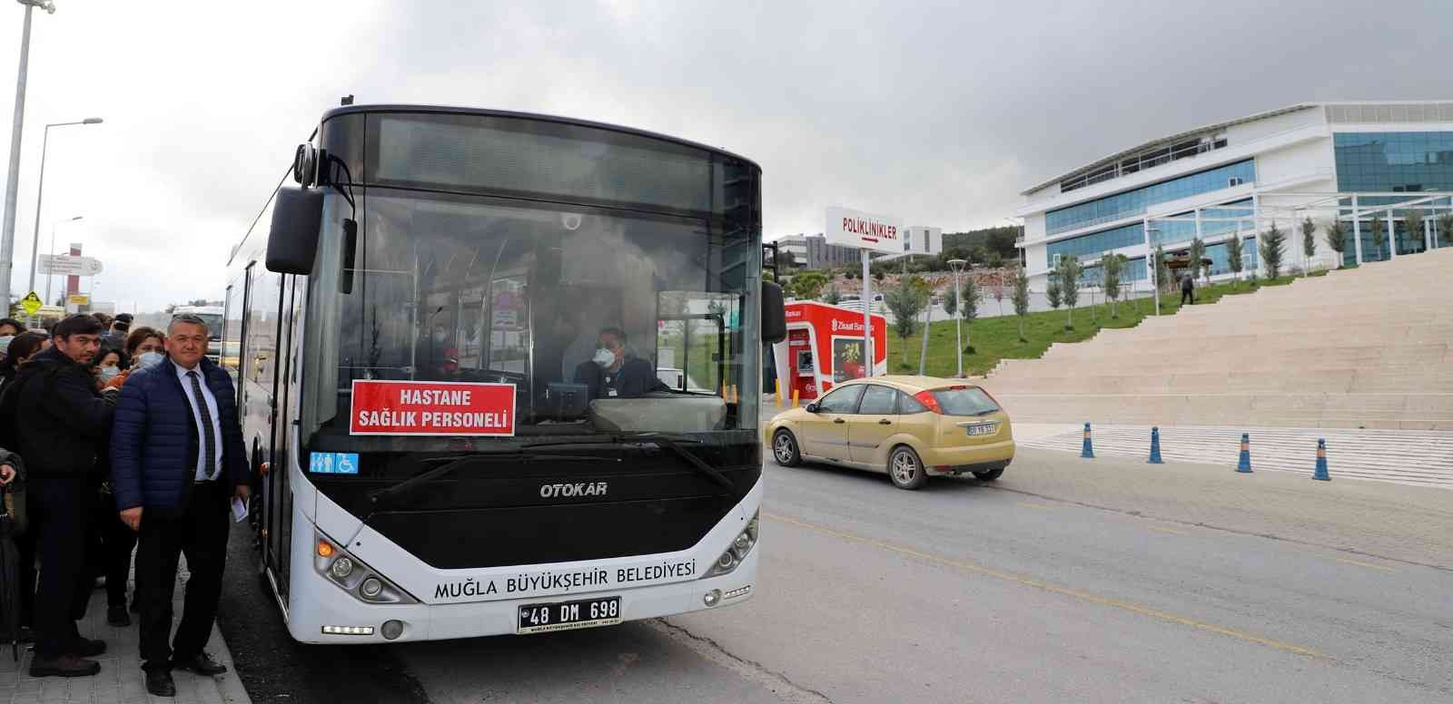 Büyükşehir sağlık çalışanlarını ücretsiz taşıyor