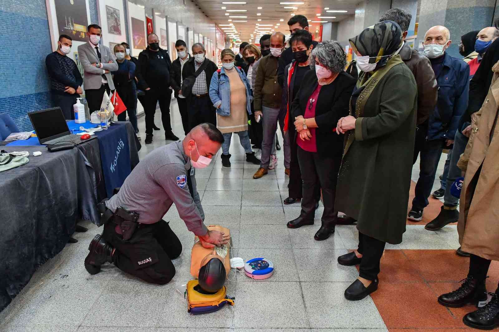 Büyükşehir’den Metro’da kalp krizi geçirenlere ilk müdahale