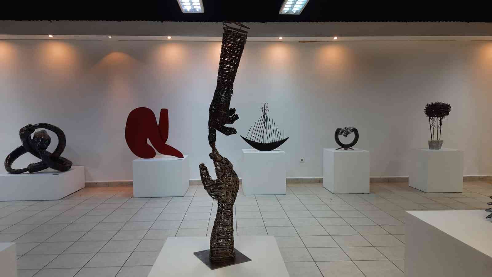 Çelik ve Yaşam Heykel yarışması eserleri AKM’de görücüye çıktı