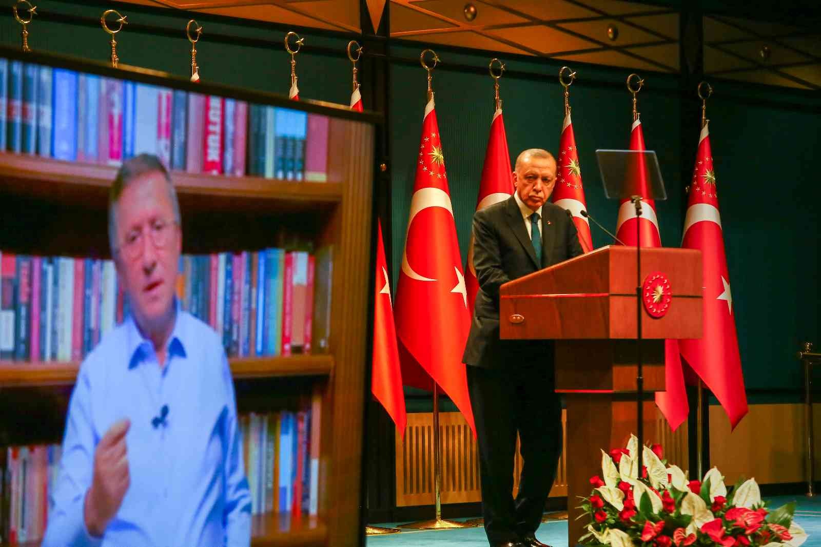 Cumhurbaşkanı Erdoğan: “Bu şahsın milletvekilliğinin sonlandırılması dahil en ağır bedelleri ödemesi için siyasi ve hukuki tüm imkanları kullanacağız”
