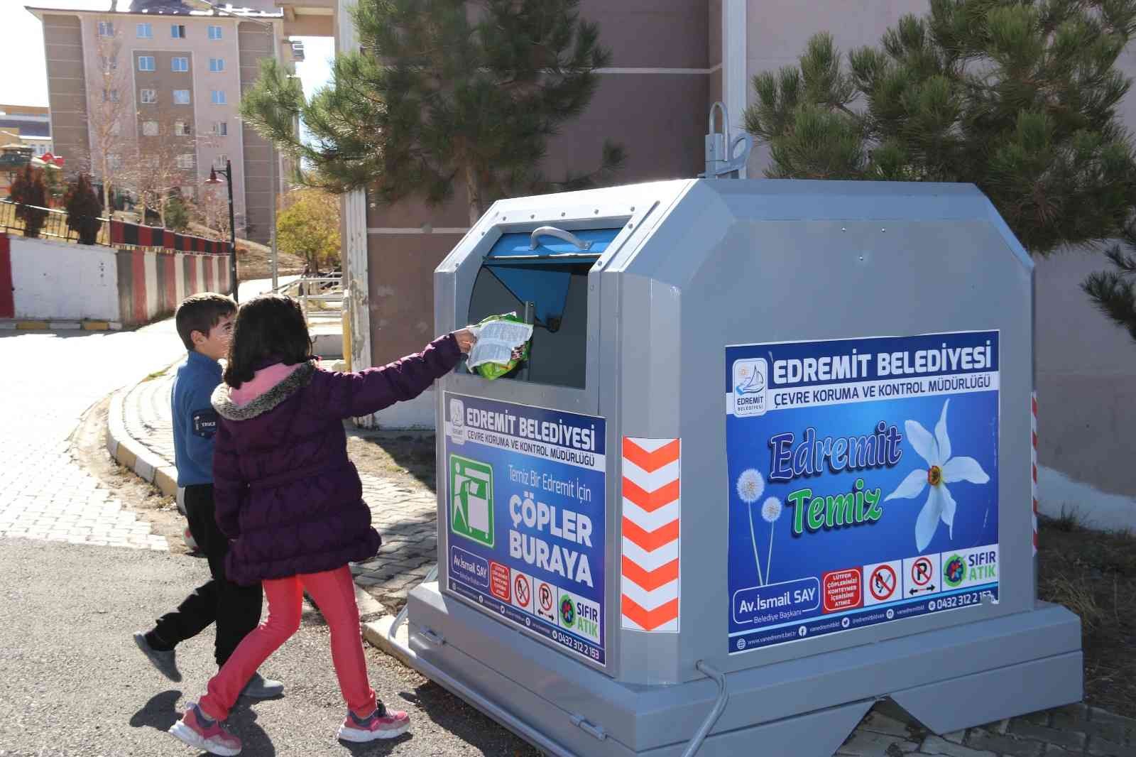 Edremit’te teknolojik çöp toplama sistemi hizmete girdi