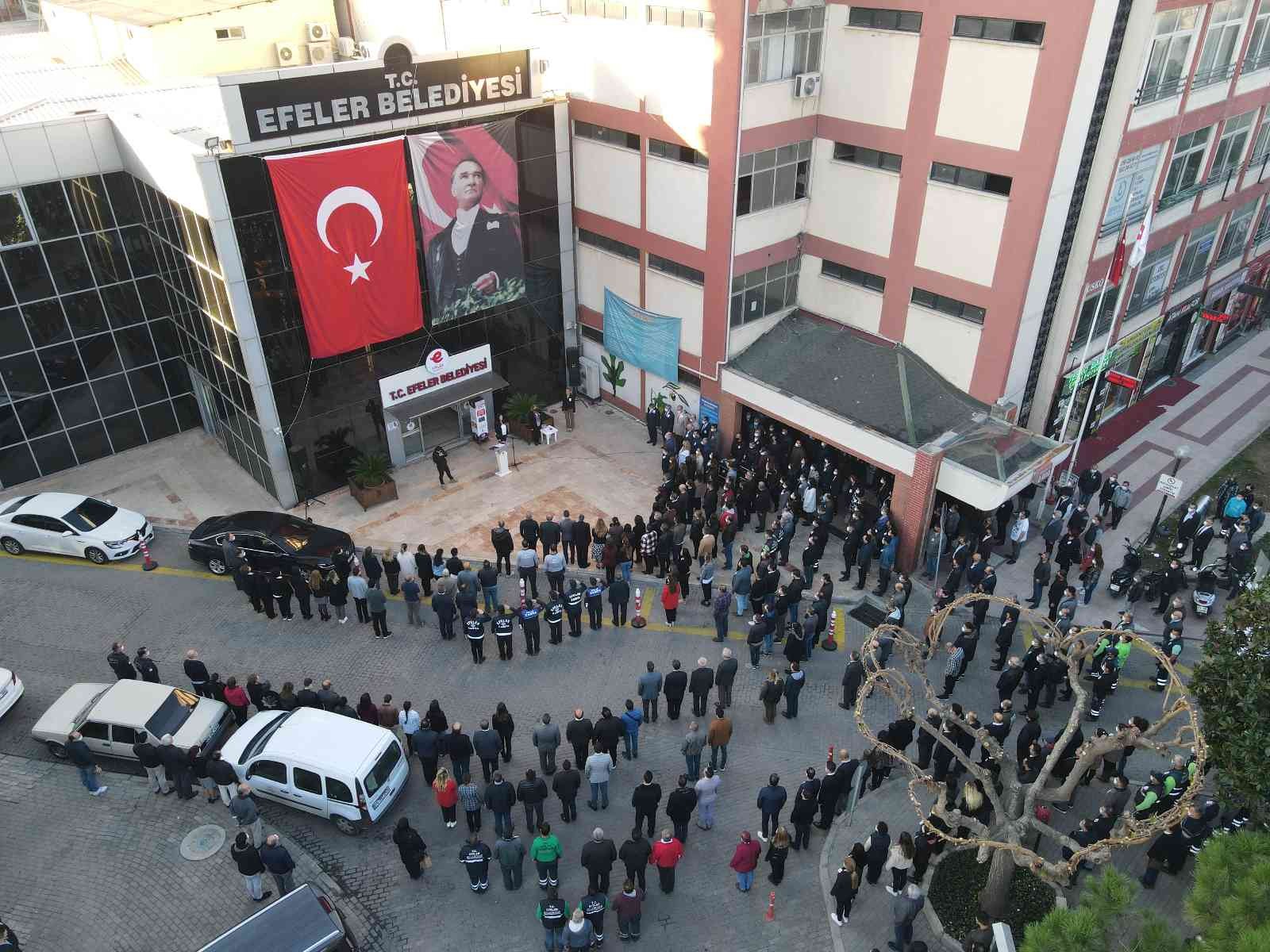 Efeler Belediyesi çalışanları Atatürk’ü andı