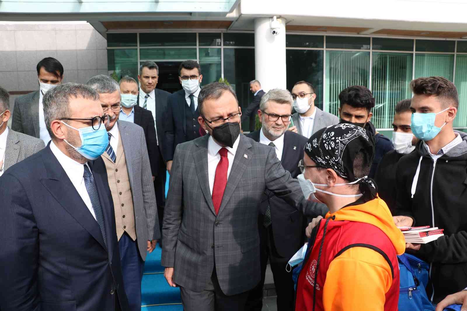 Gençlik ve Spor Bakanı Kasapoğlu, Kahramanmaraş’ta