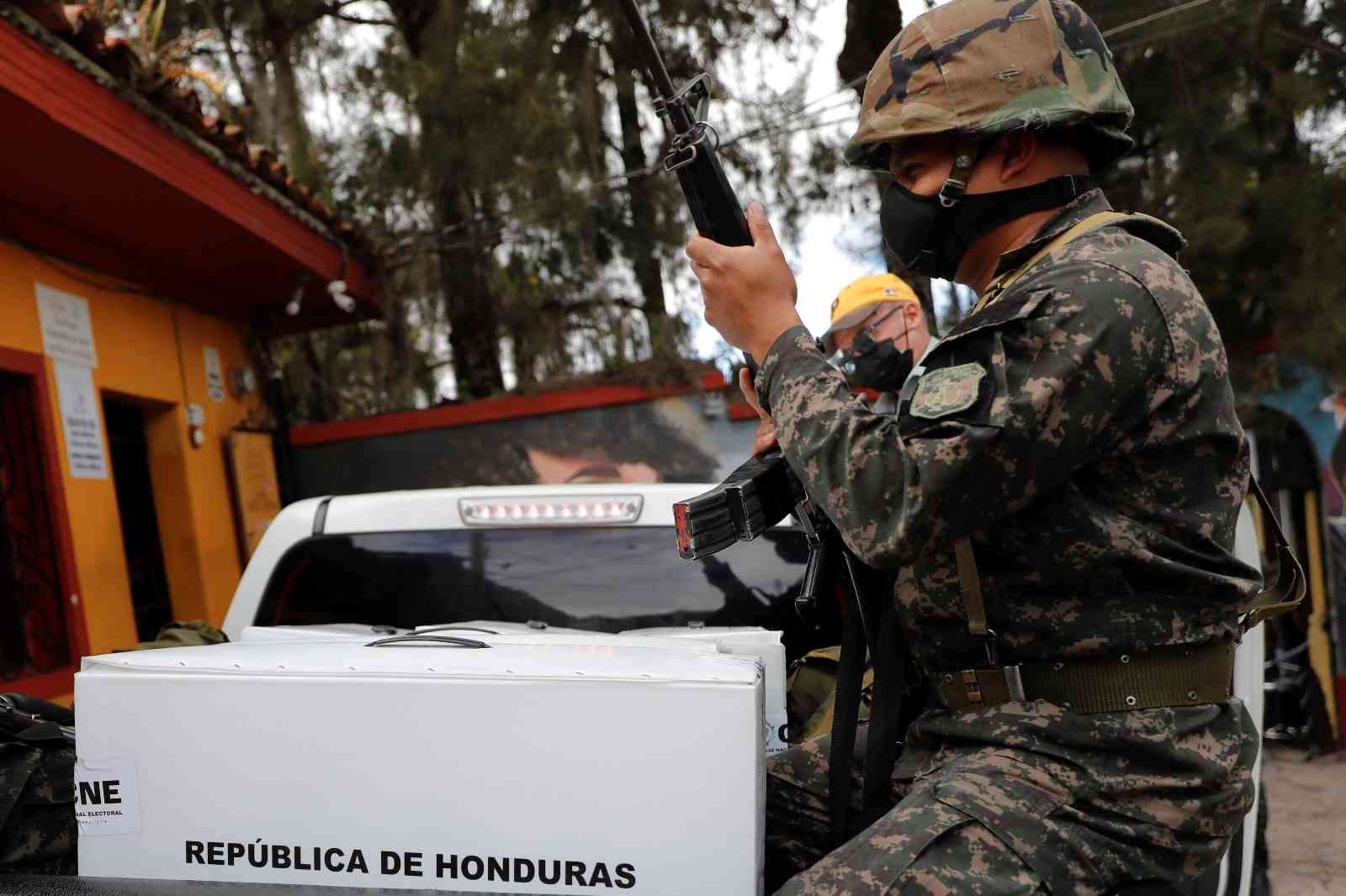 Honduras’ta halk devlet başkanlığı ve genel seçimler için sandık başında