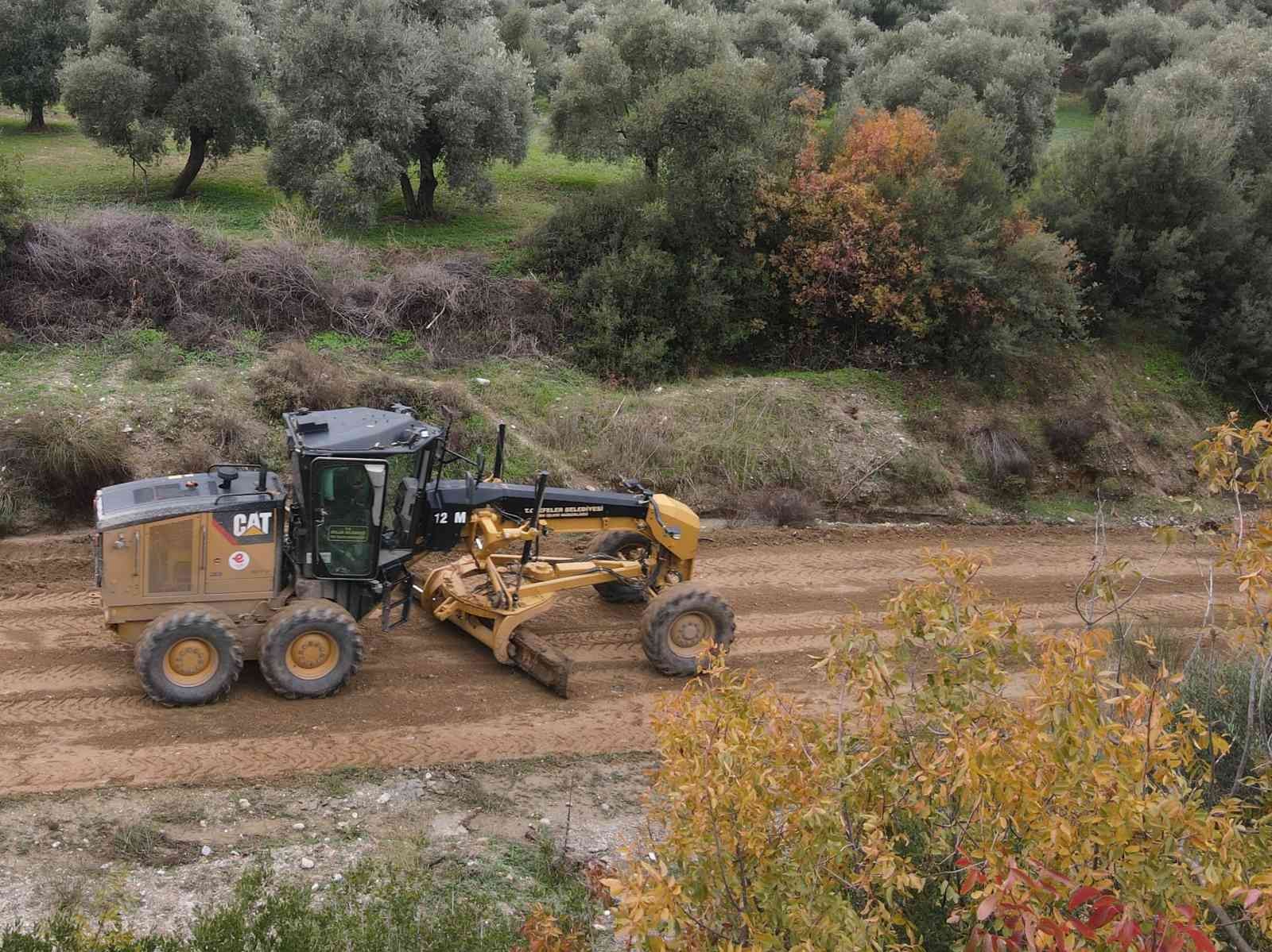 Kapanan yolları Efeler Belediyesi açtı