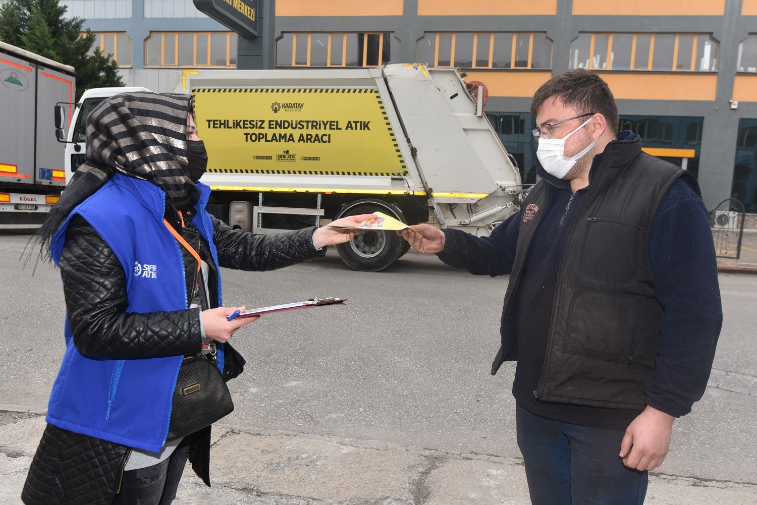 Karatay Belediyesi, sanayilerdeki endüstriyel atıkları topluyor