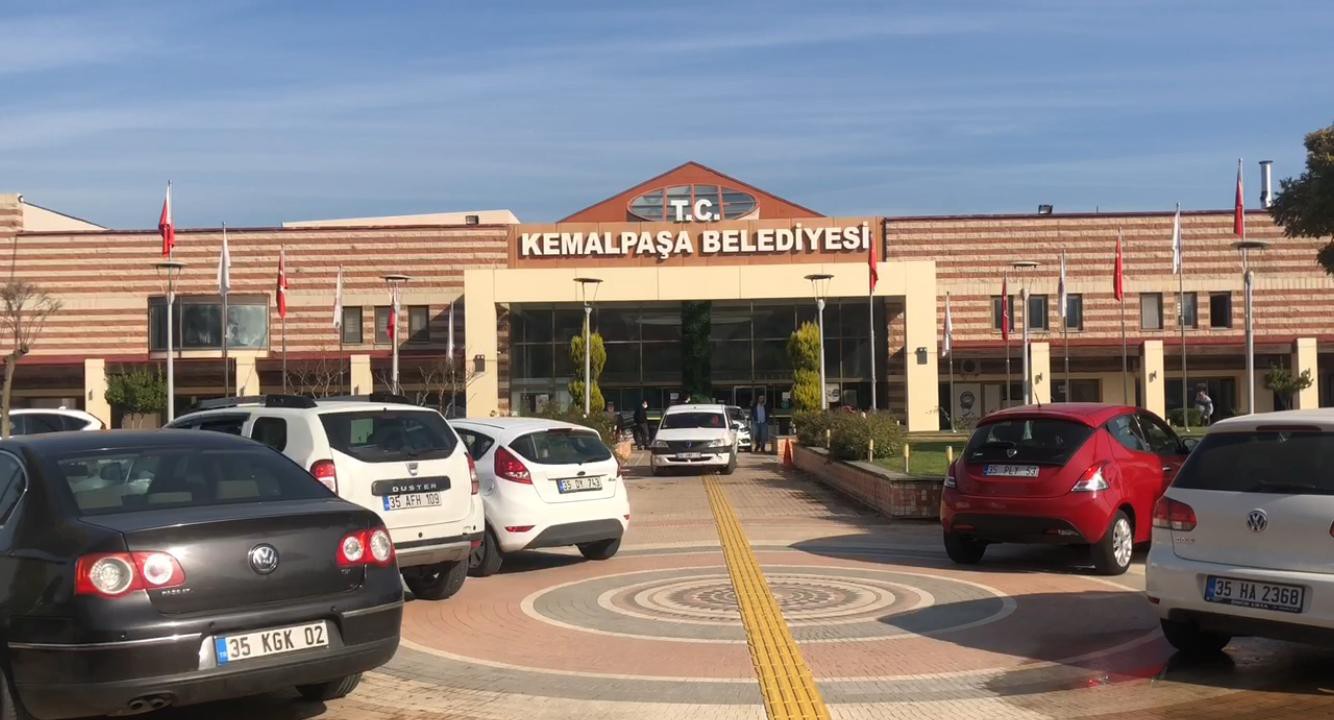 Kemalpaşa Belediyesine rüşvet operasyonu: 11 gözaltı