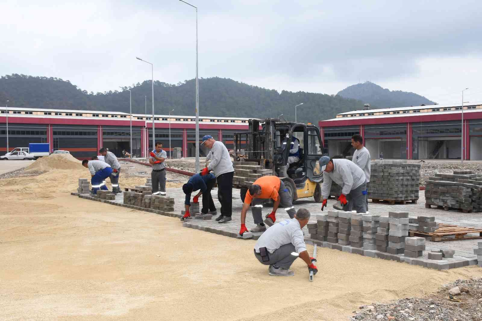 Kemer Yeni Sanayi Sitesi’nde yağmur suyu çalışması