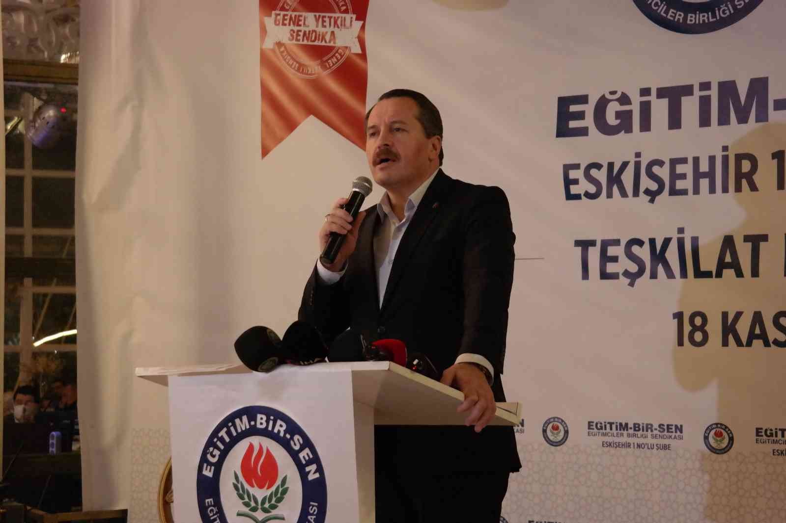 Kılıçdaroğlu’na CHP’li belediyelerin işten çıkardıklarıyla helalleşme çağrısı