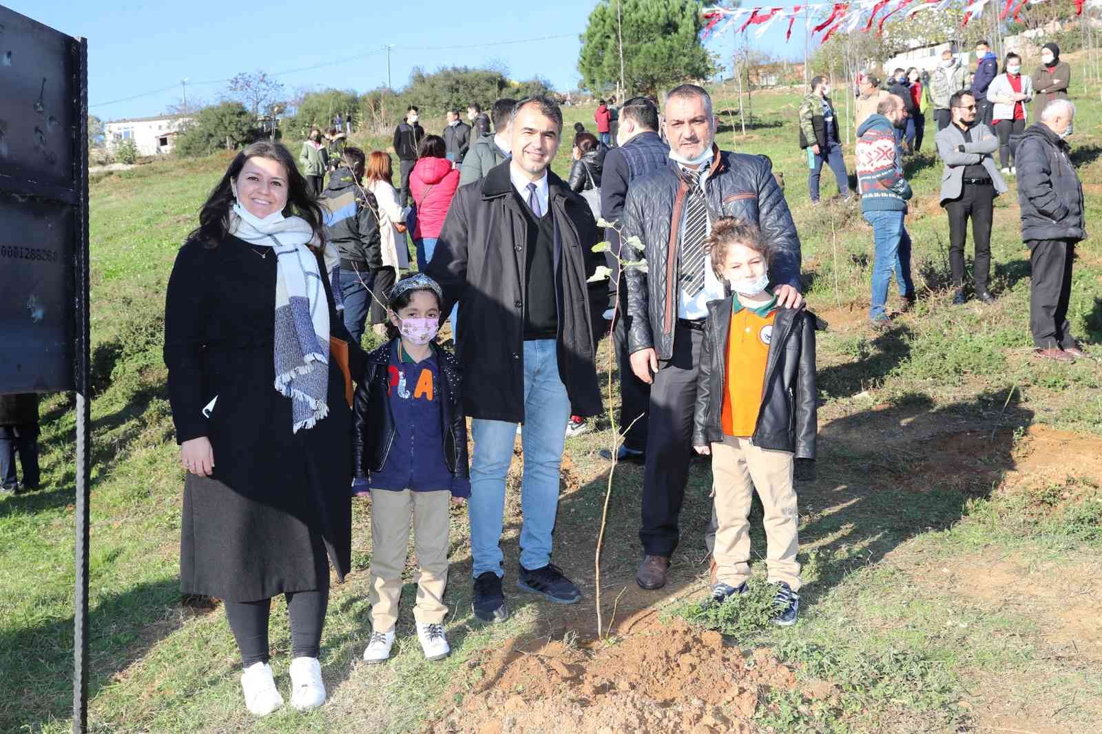 Sultangazi Belediyesi öğretmenlere dev bir ‘Hatıra Ormanı’ armağan etti