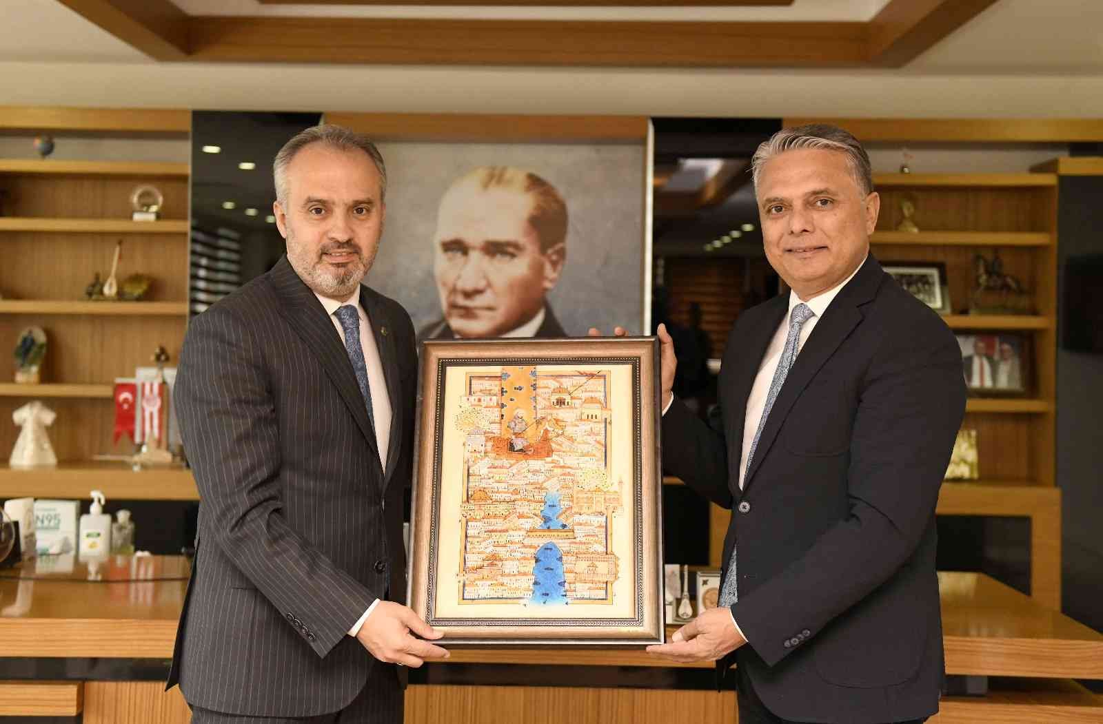 Türkiye Sağlıklı Kentler Birliği üye belediye başkanları, Ümit Uysal’la bir araya geldi