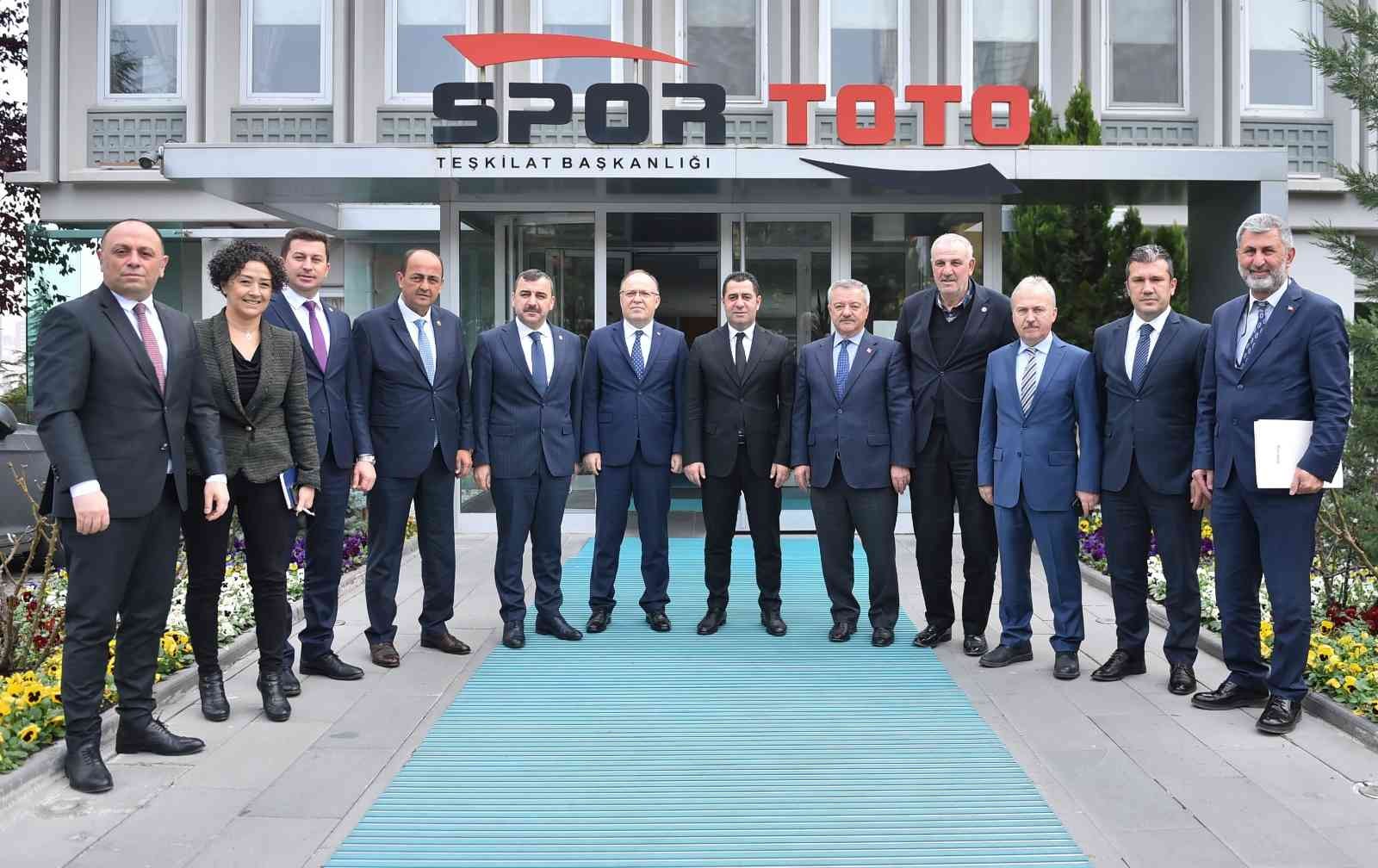 Zonguldak’ın spor yatırımları için imzalar atıldı