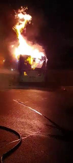 Başakşehir’de korku dolu anlar, İETT otobüsü alev alev yandı