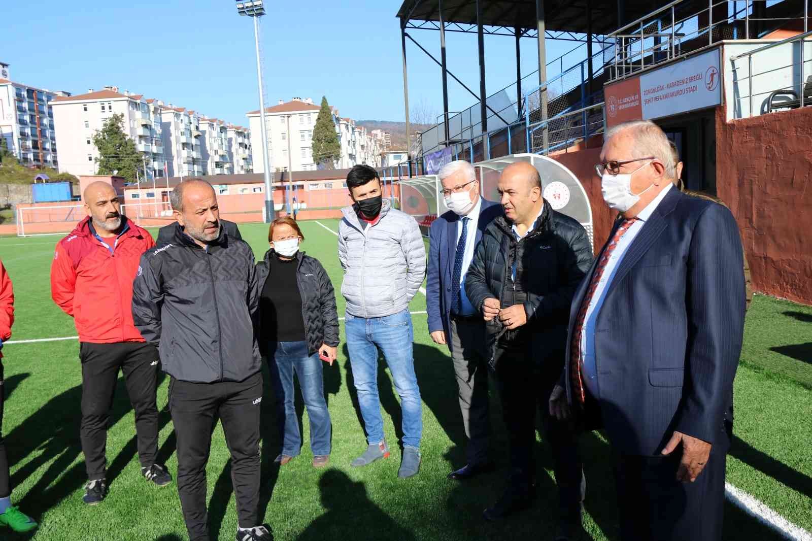 Başkan Posbıyık futbolculara moral verdi