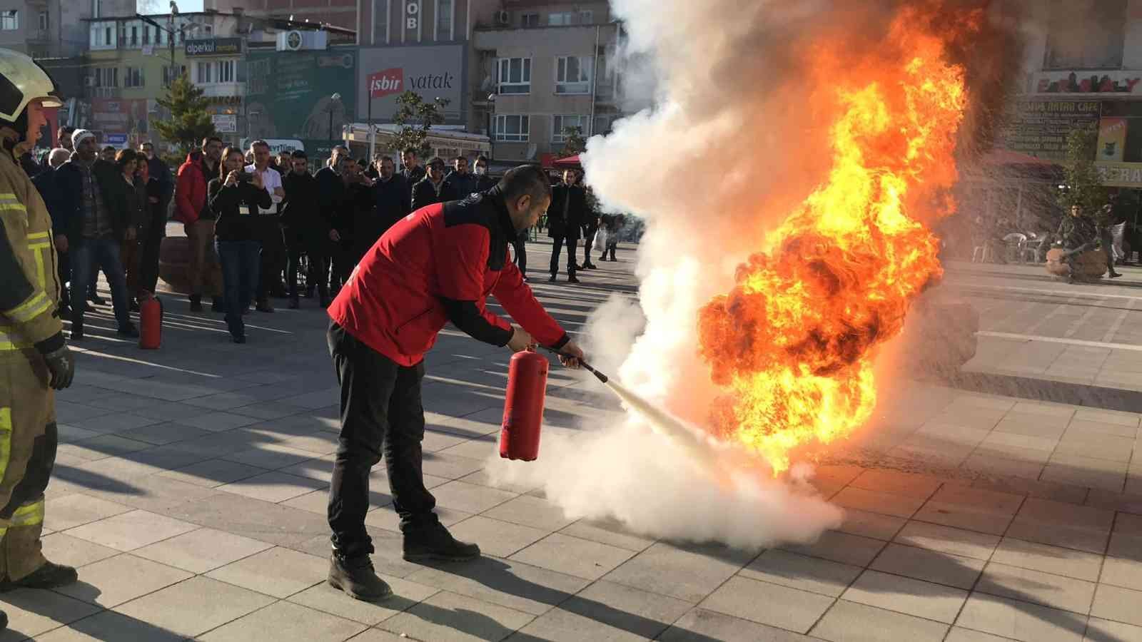 Belediyede nefes kesen yangın tatbikatı