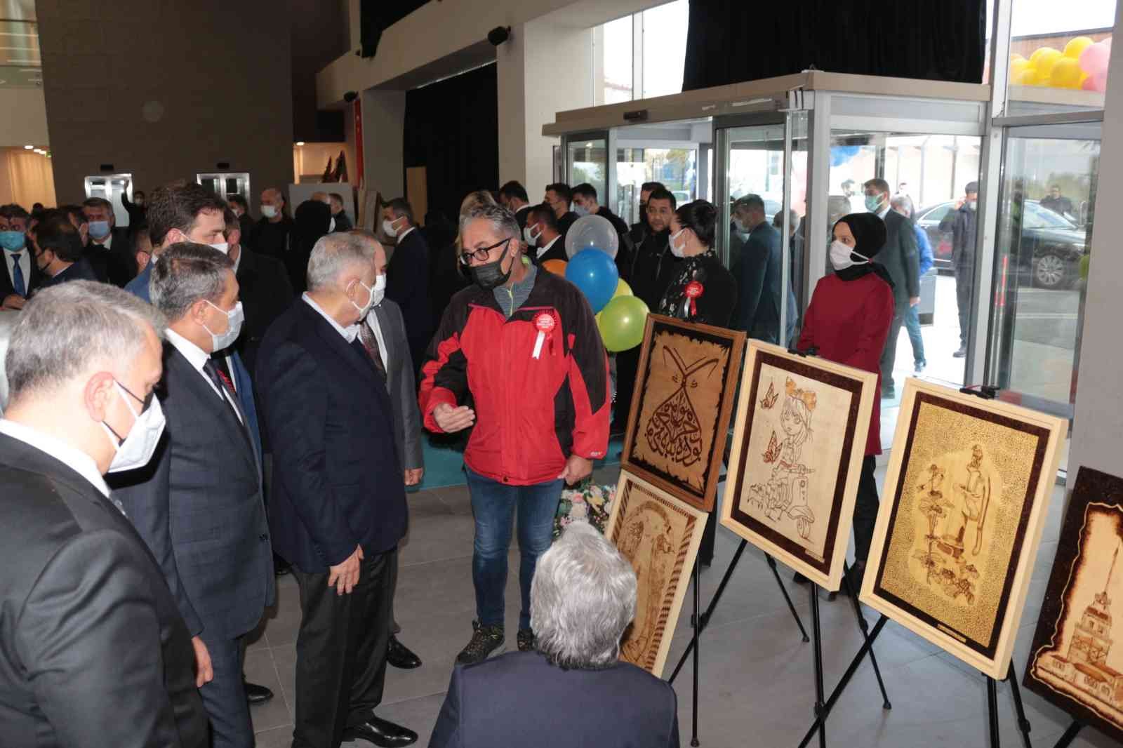 Binali Yıldırım, Balıkesir’de engelli vatandaşlarla buluştu