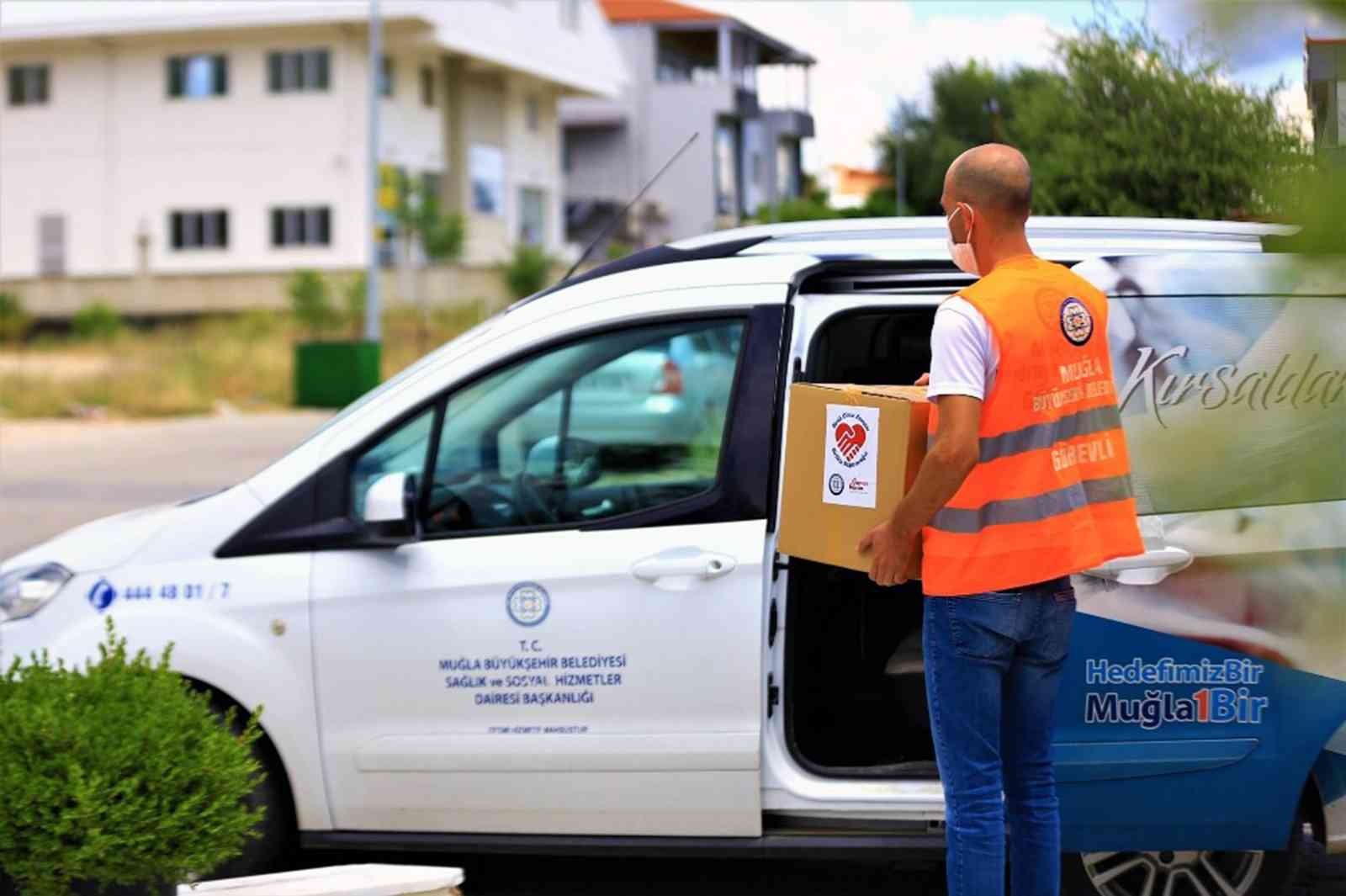 Büyükşehirden ihtiyaç sahiplerine ayni ve nakdi yardım