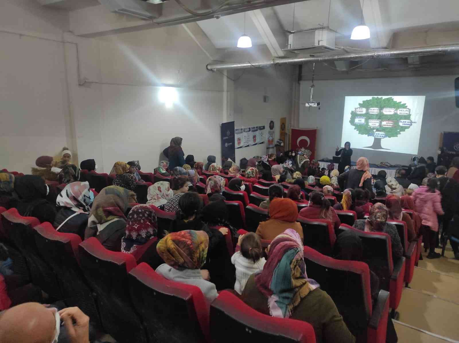 Diyarbakır’da ’Anne-Baba Mektebi’