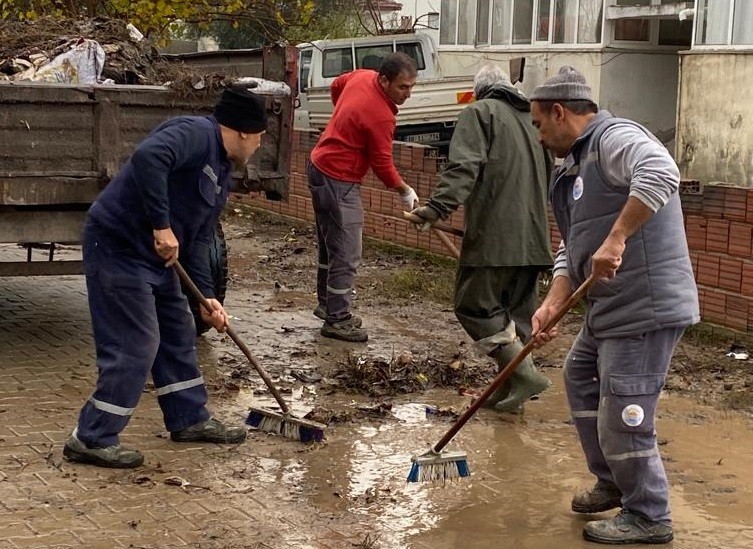 Gömeç’te belediye seferber oldu